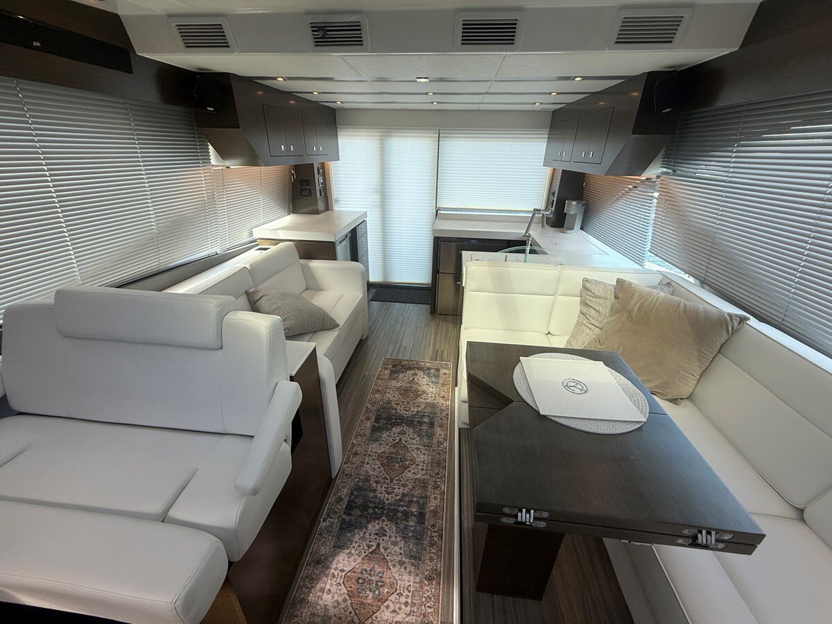 2016-cruisers-yachts-54-9bb7cc