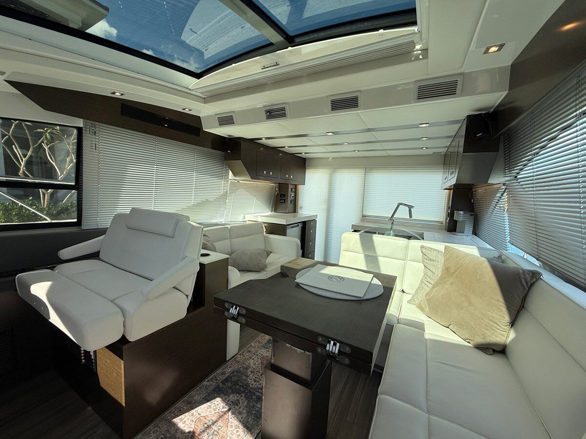 2016-cruisers-yachts-54-9bb7cc