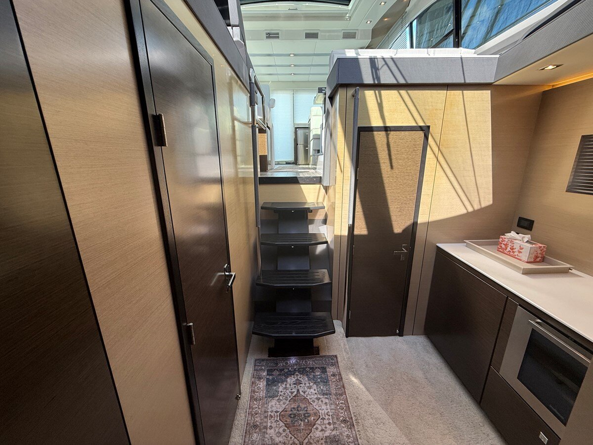 2016-cruisers-yachts-54-9bb7cc