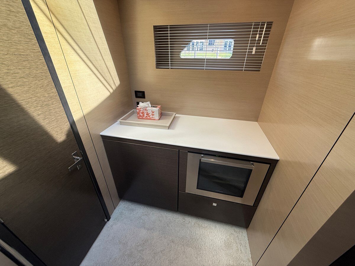 2016-cruisers-yachts-54-9bb7cc