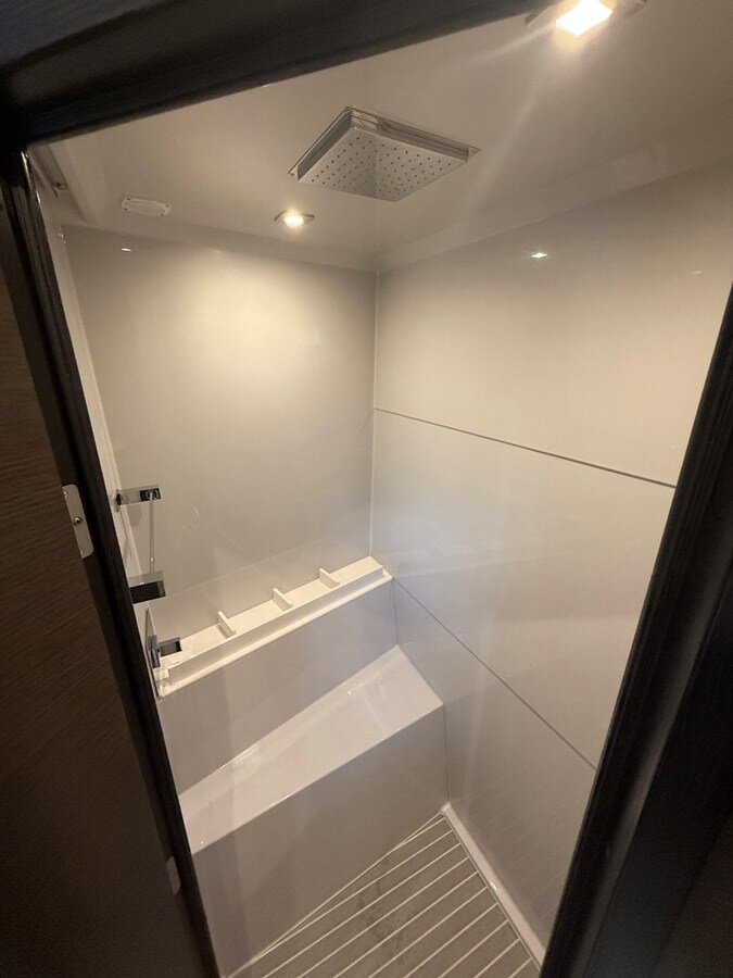 2016-cruisers-yachts-54-9bb7cc