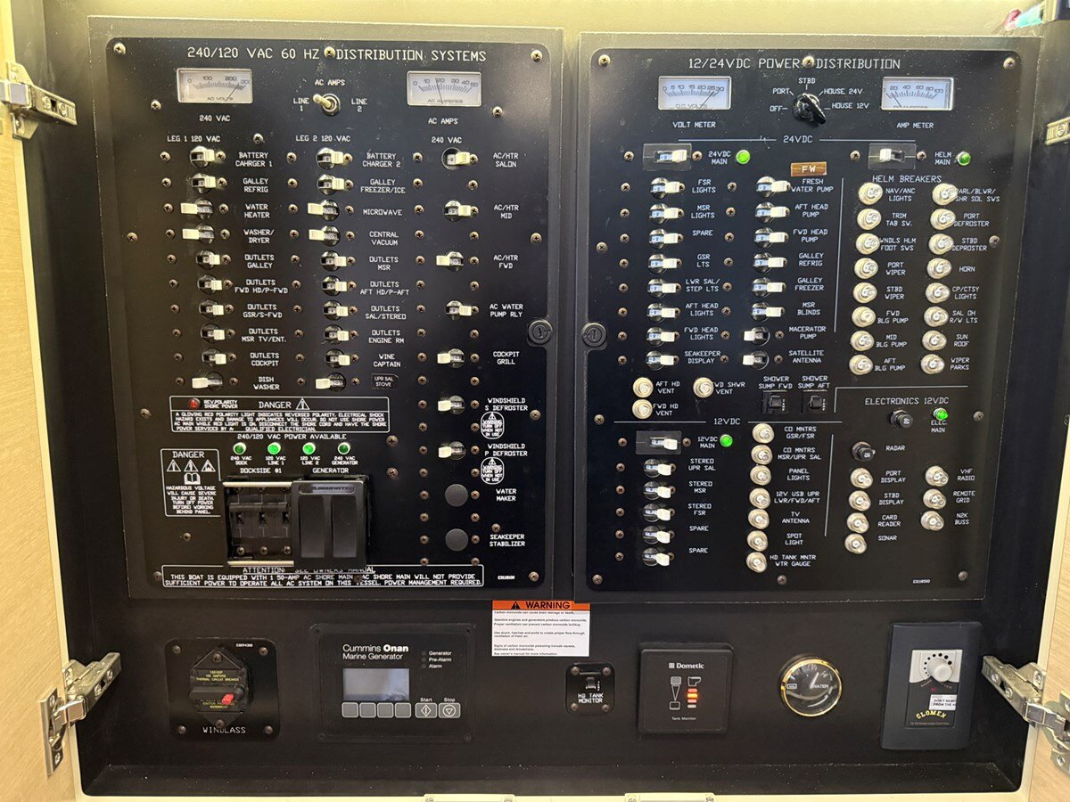 2016-cruisers-yachts-54-9bb7cc