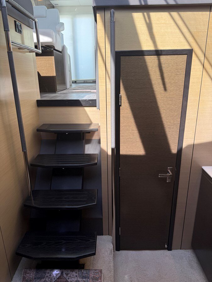 2016-cruisers-yachts-54-9bb7cc