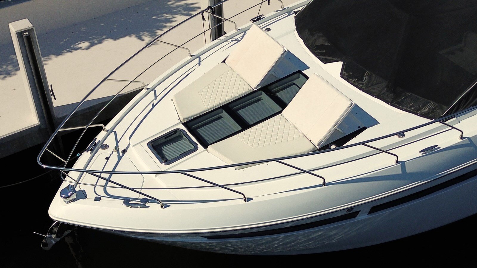 2016-cruisers-yachts-54-9bb7cc