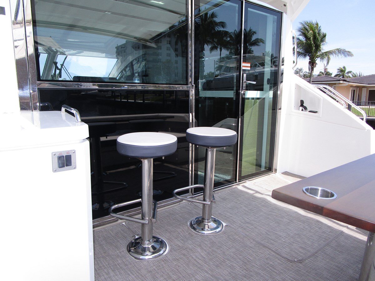 2016-cruisers-yachts-54-9bb7cc