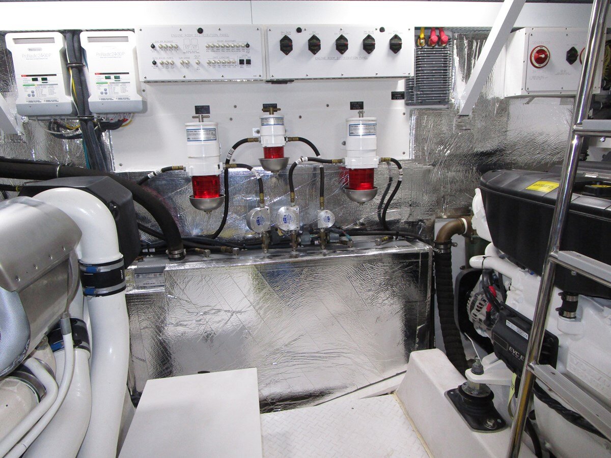 2016-cruisers-yachts-54-9bb7cc