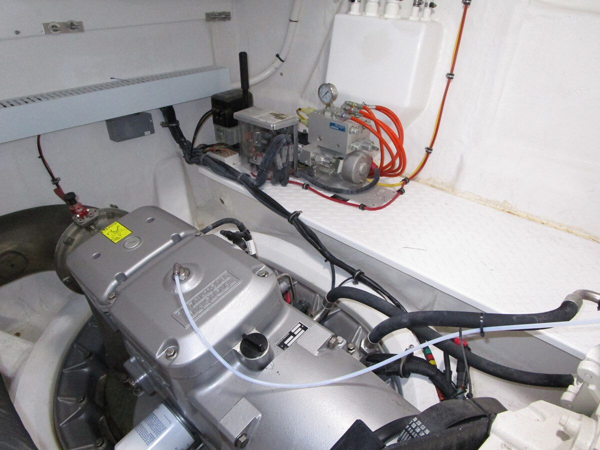 2016-cruisers-yachts-54-9bb7cc