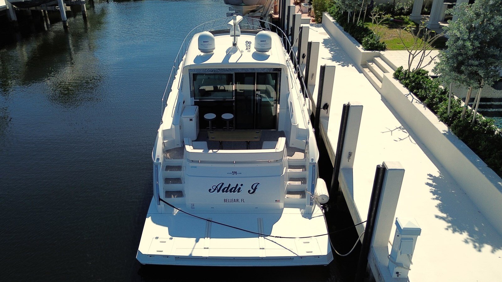 2016-cruisers-yachts-54-9bb7cc