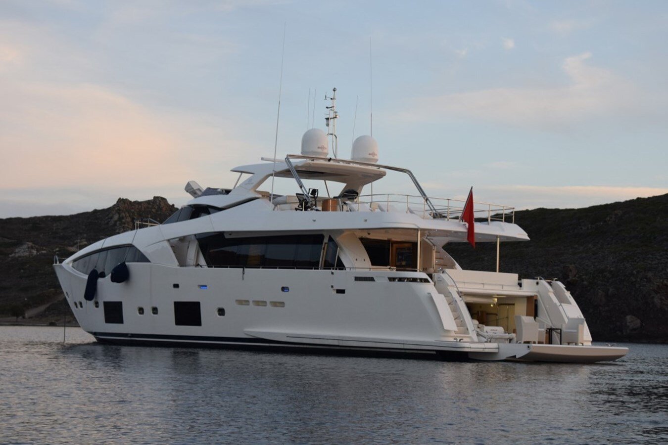 2016-ferretti-custom-line-108-f46e81