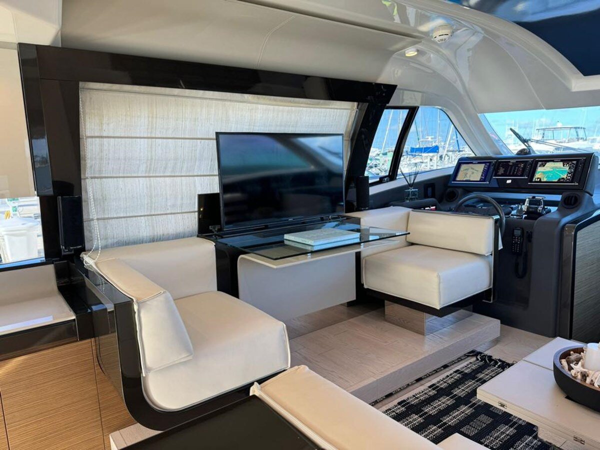 2016-ferretti-yachts-55-612f88