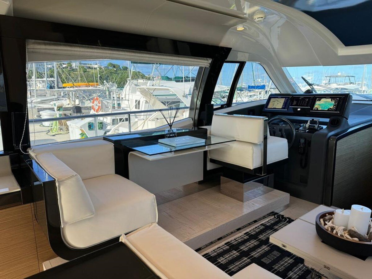 2016-ferretti-yachts-55-612f88