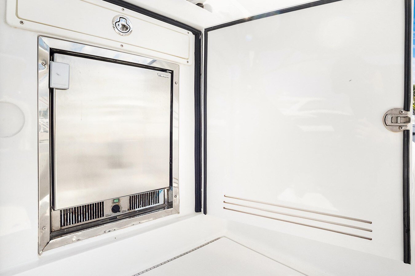 2016-hatteras-63-af34e8