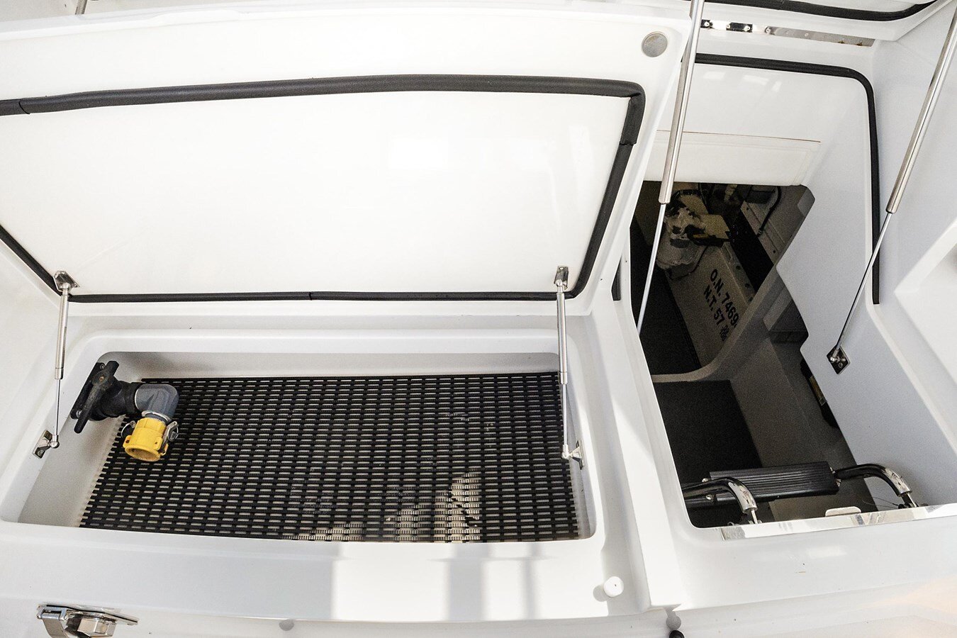 2016-hatteras-63-af34e8