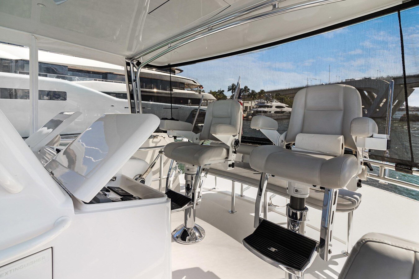 2016-hatteras-63-af34e8