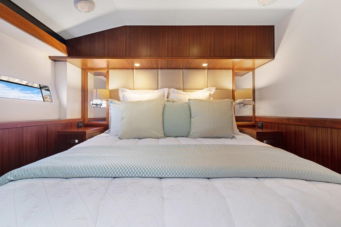 2016-hatteras-63-af34e8