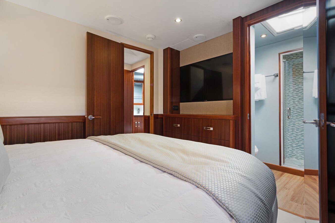 2016-hatteras-63-af34e8