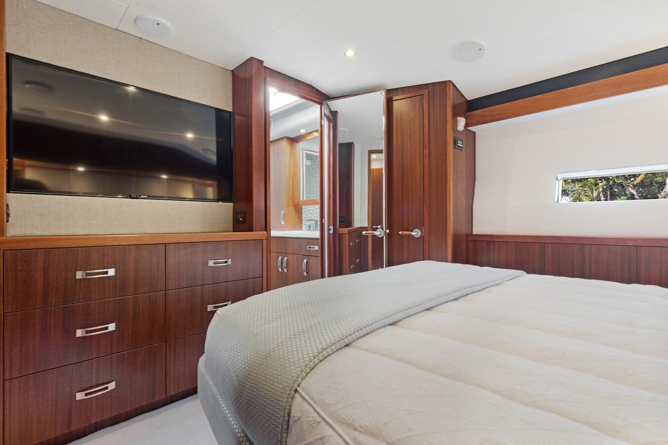 2016-hatteras-63-af34e8