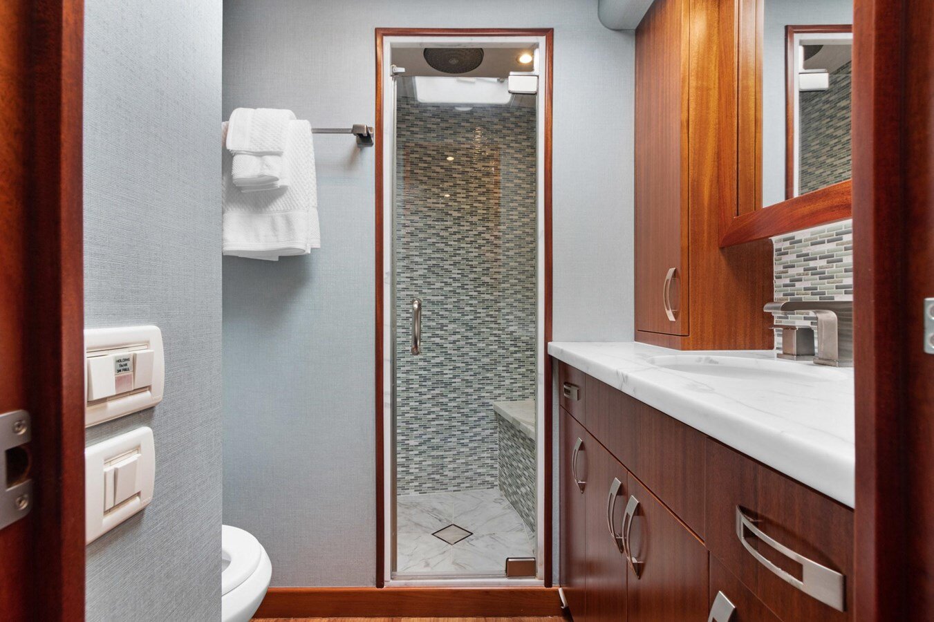 2016-hatteras-63-af34e8