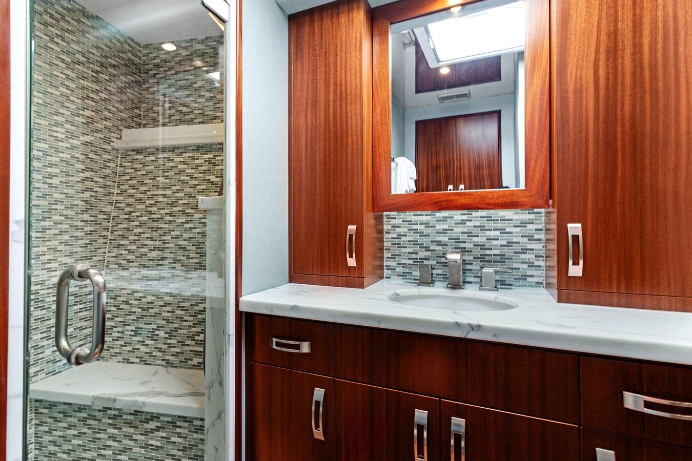 2016-hatteras-63-af34e8