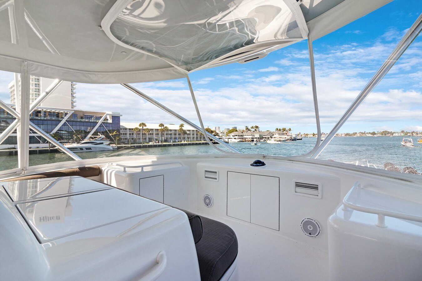 2016-hatteras-63-af34e8