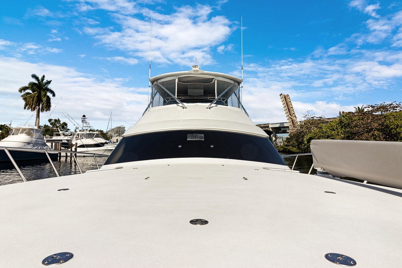 2016-hatteras-63-af34e8