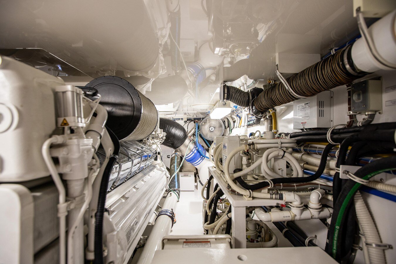 2016-hatteras-63-af34e8