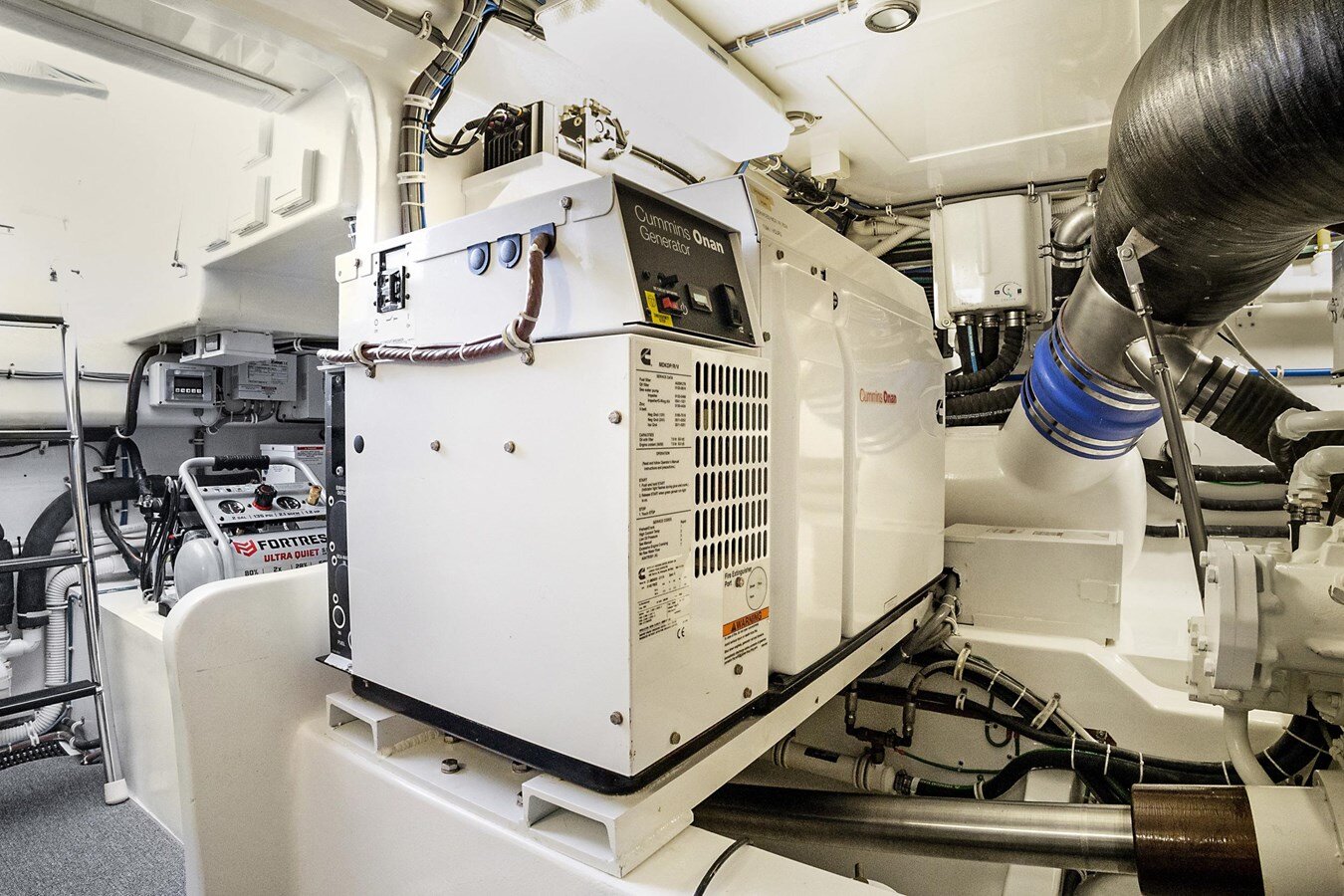 2016-hatteras-63-af34e8