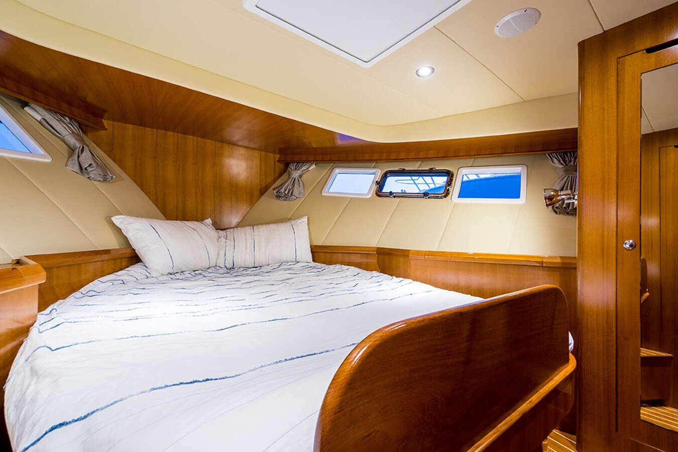 2016-integrity-motor-yacht-49-e699ba