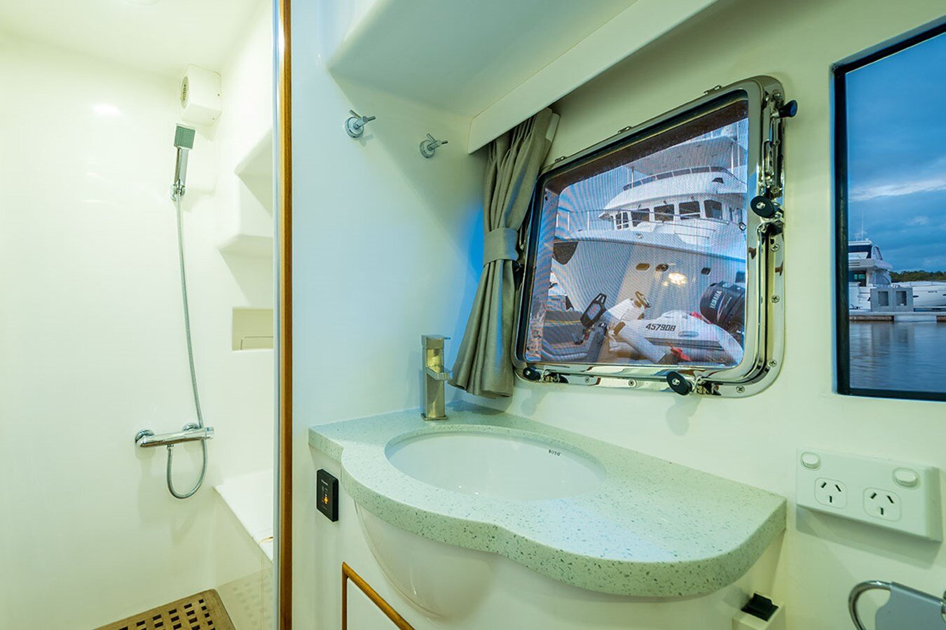 2016-integrity-motor-yacht-49-e699ba