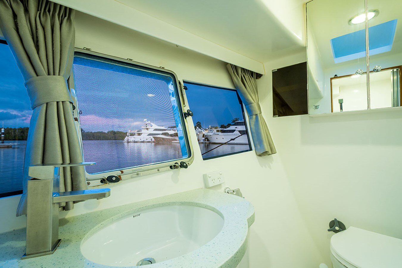 2016-integrity-motor-yacht-49-e699ba