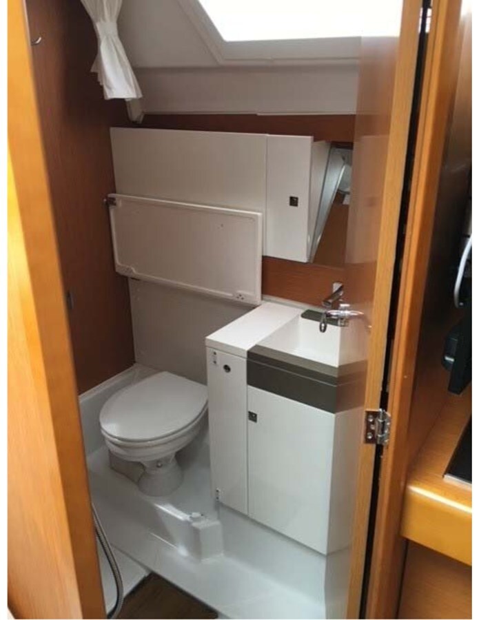 2016-jeanneau-44-87456c