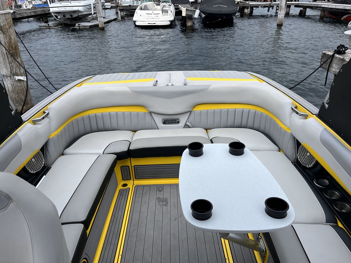 2016-malibu-24-efcacc