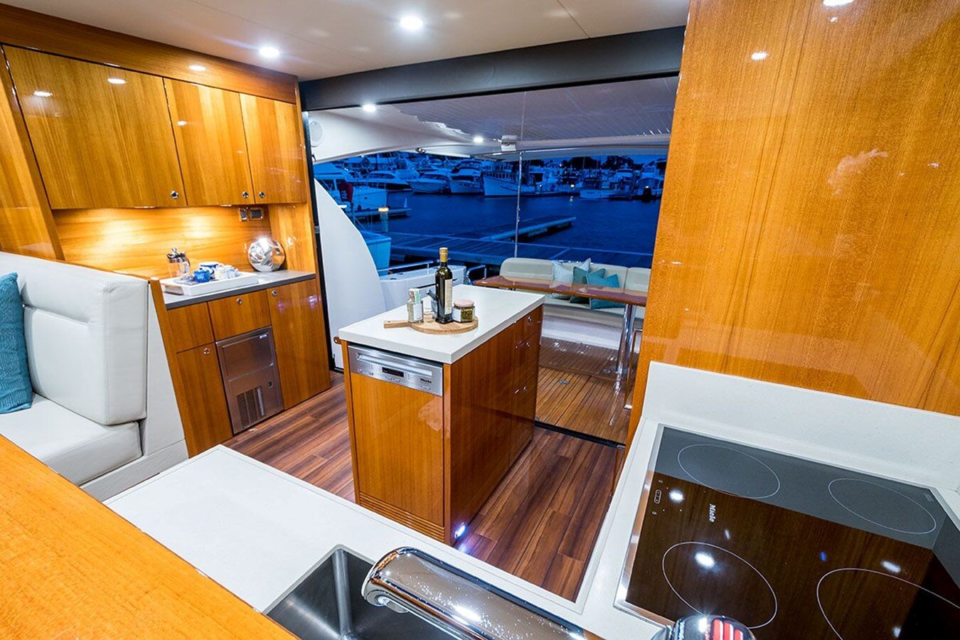 2016-maritimo-57-30b0c9