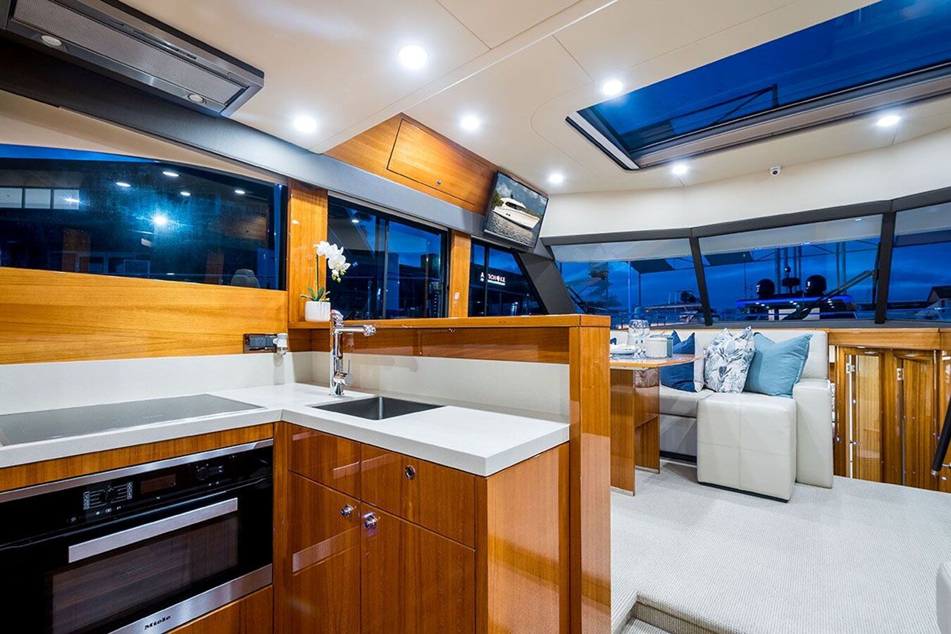 2016-maritimo-57-30b0c9