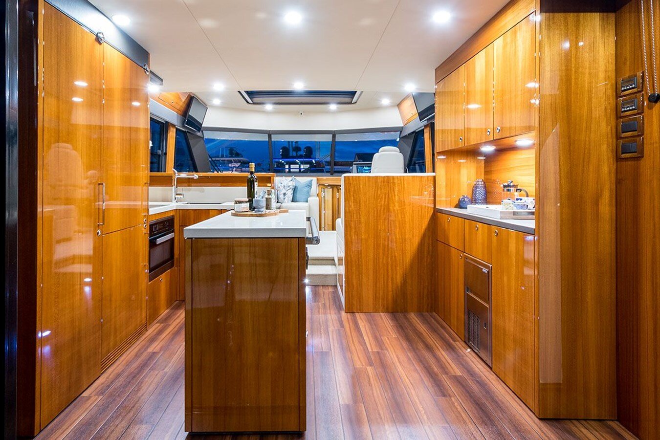 2016-maritimo-57-30b0c9