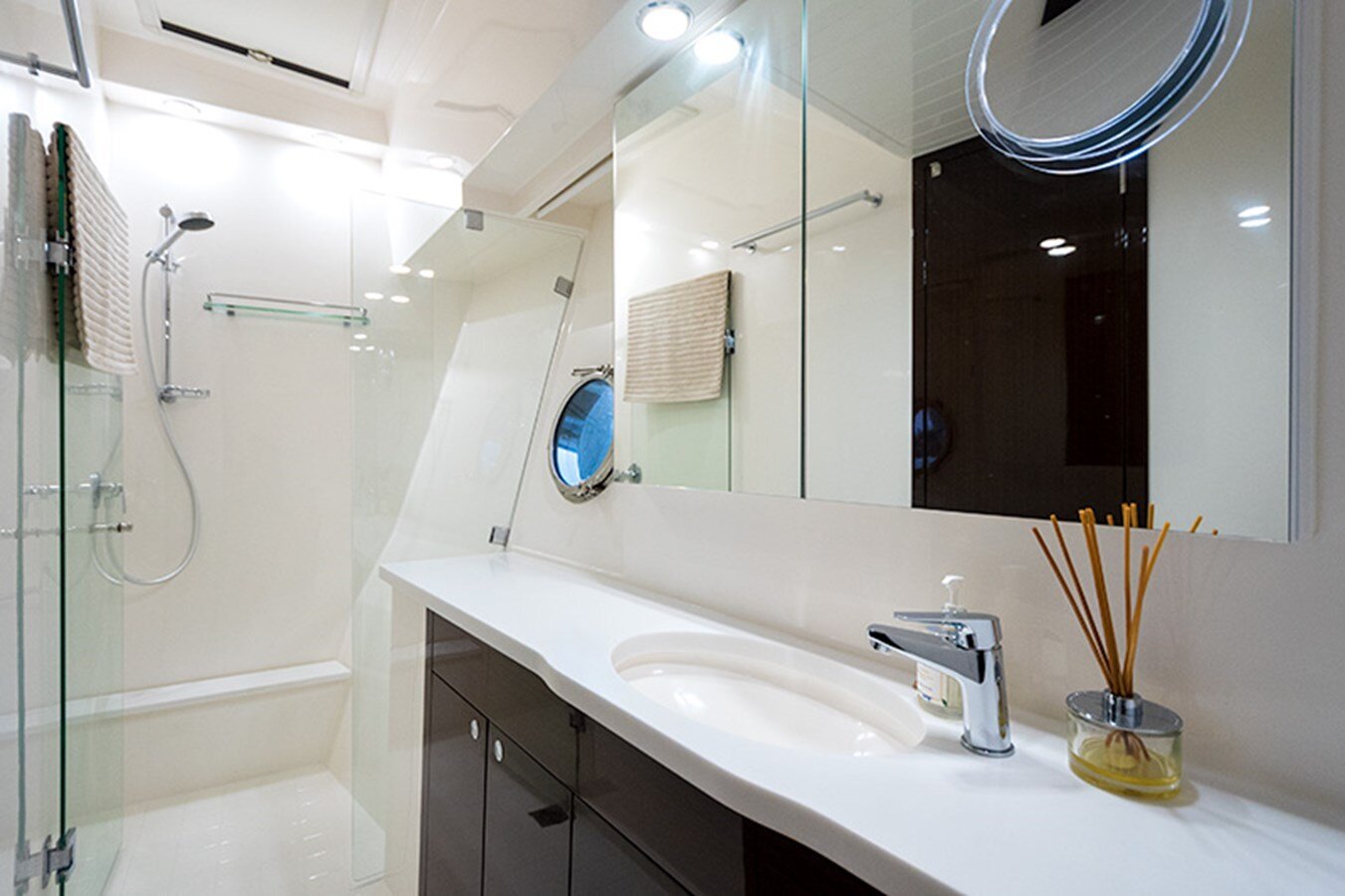 2016-maritimo-64-bd3876