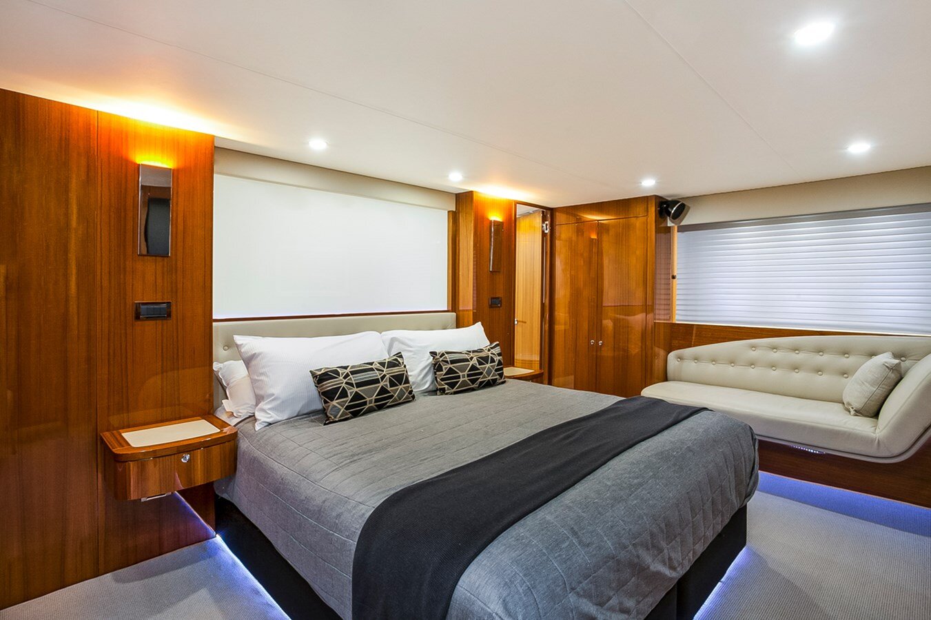 2016-maritimo-72-ebb671