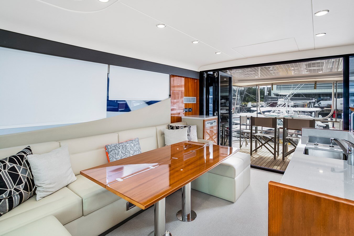 2016-maritimo-72-ebb671