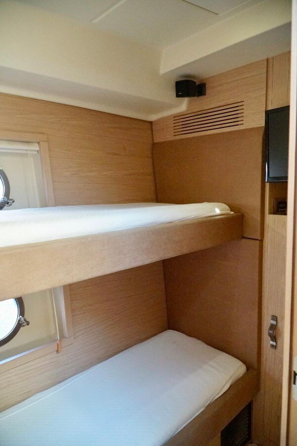 2016-monte-carlo-yachts-50-c0204a