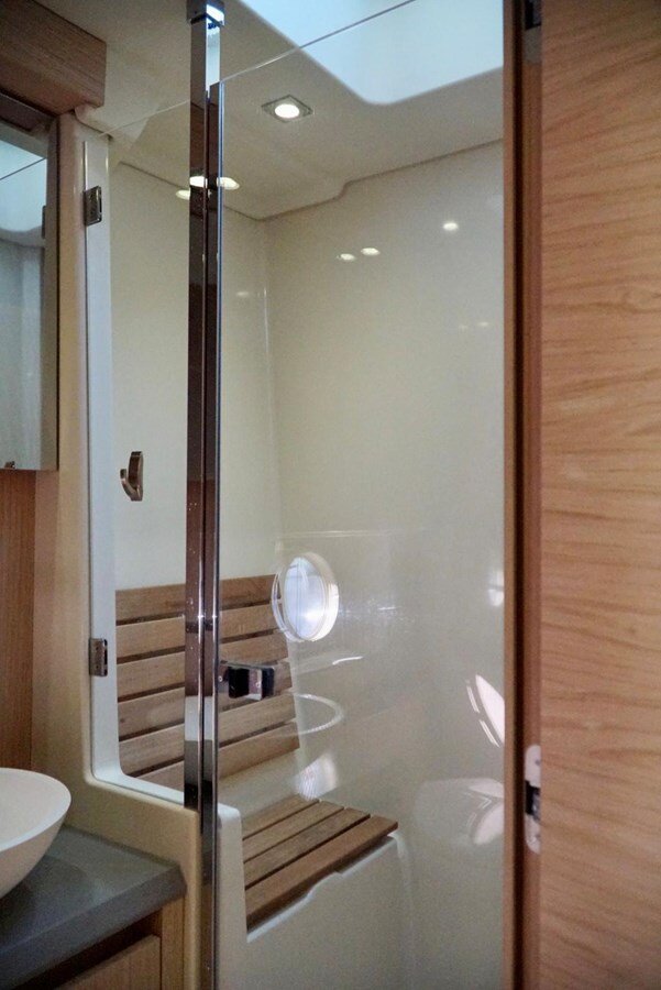 2016-monte-carlo-yachts-50-c0204a