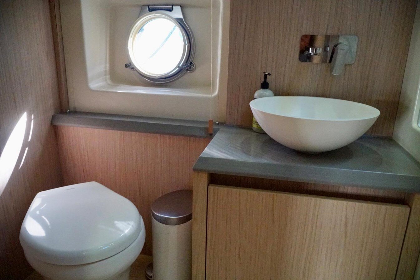 2016-monte-carlo-yachts-50-c0204a