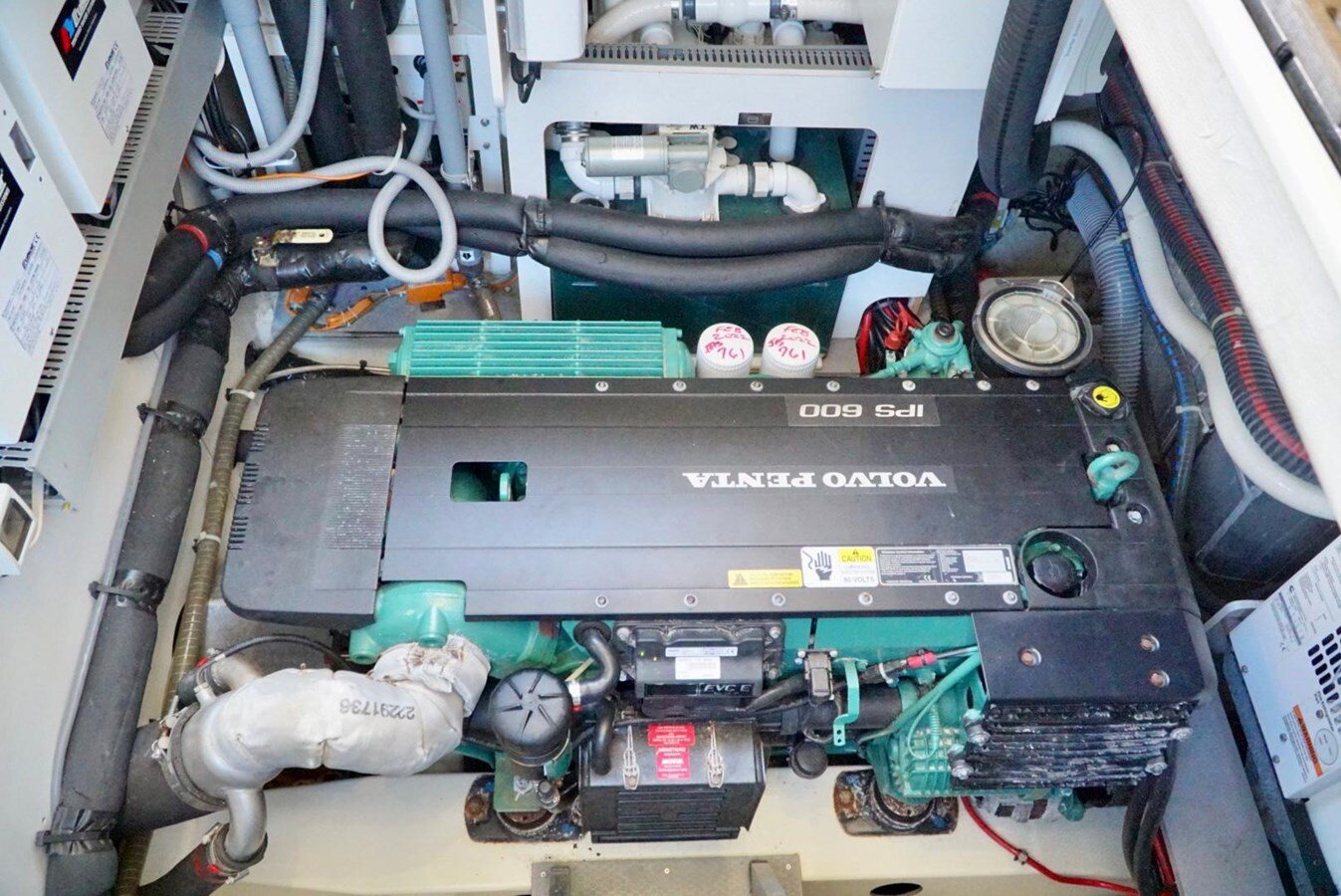 2016-monte-carlo-yachts-50-c0204a