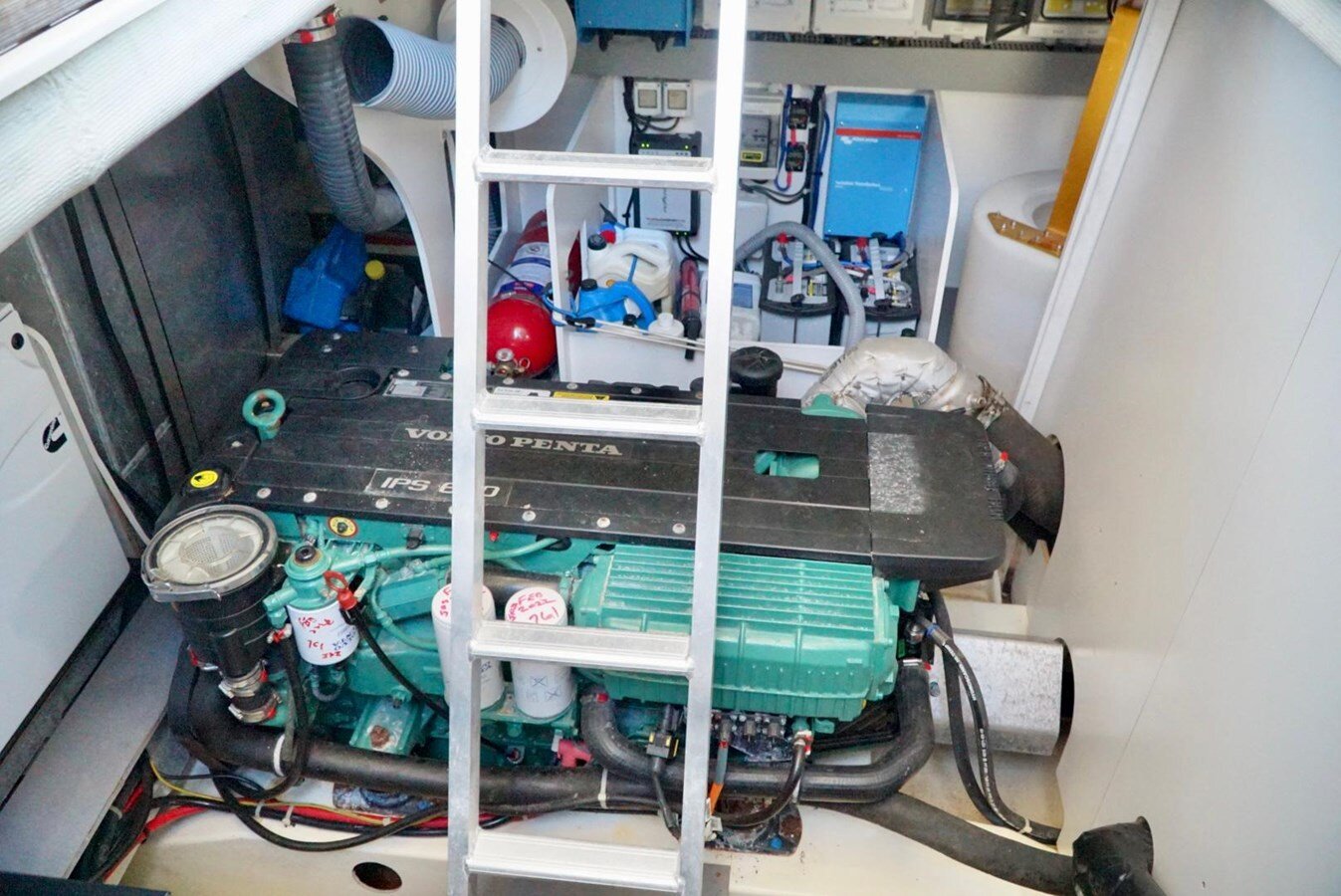 2016-monte-carlo-yachts-50-c0204a