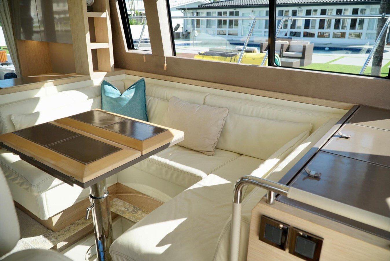 2016-monte-carlo-yachts-50-c0204a