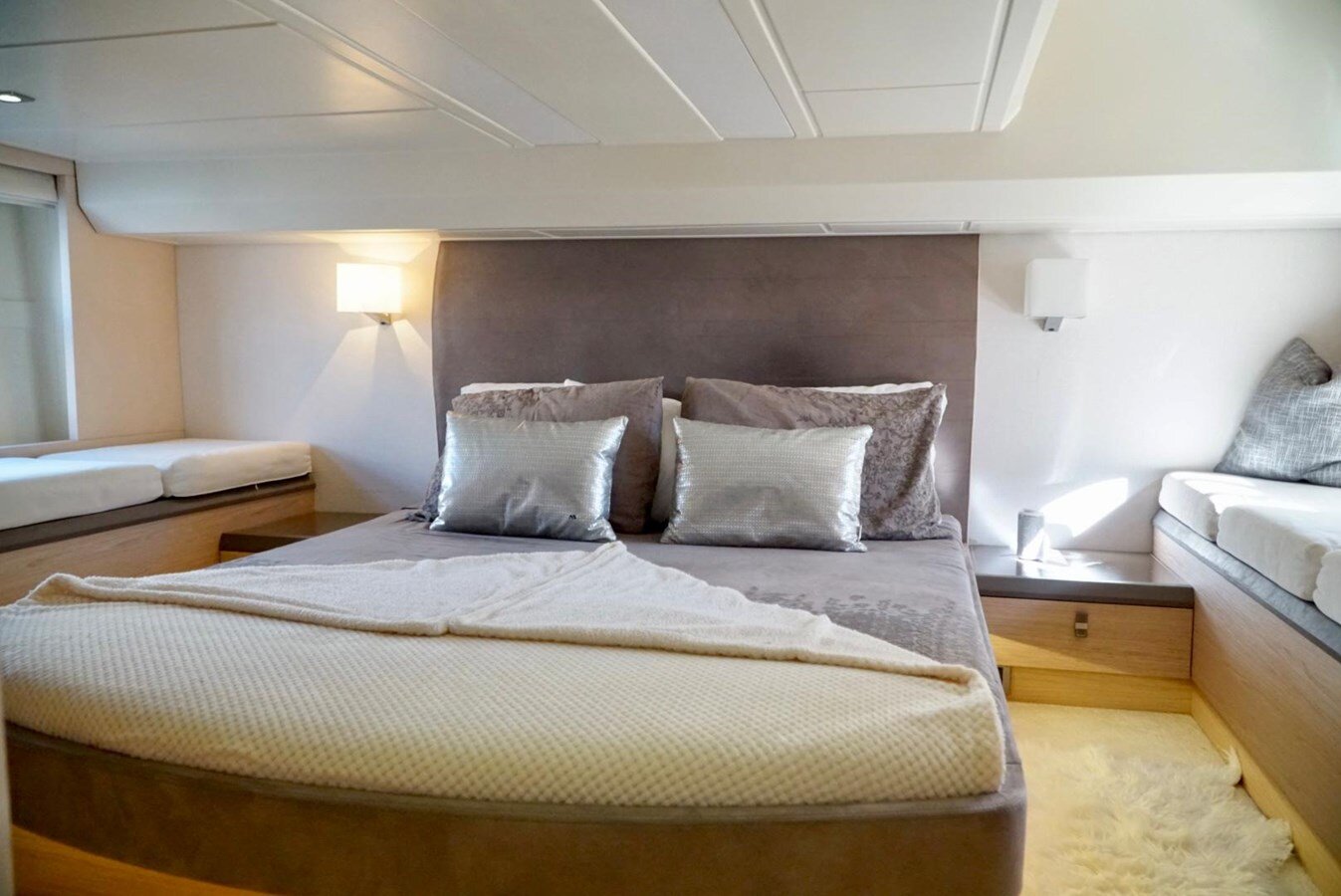 2016-monte-carlo-yachts-50-c0204a