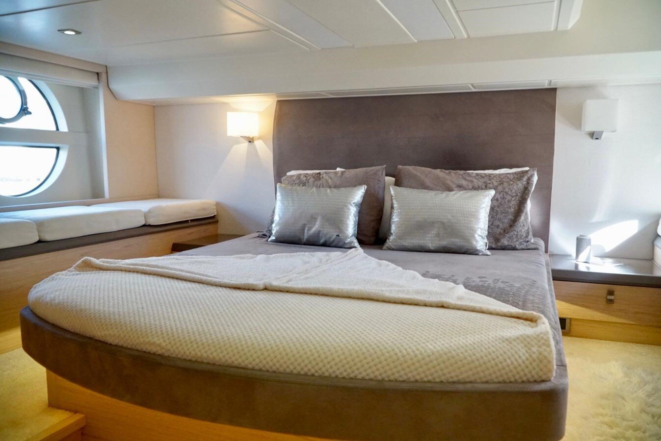 2016-monte-carlo-yachts-50-c0204a