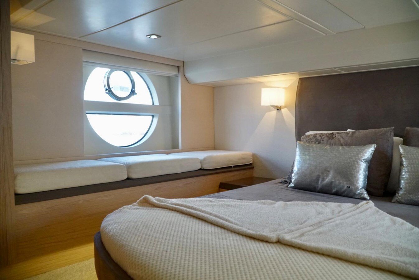 2016-monte-carlo-yachts-50-c0204a