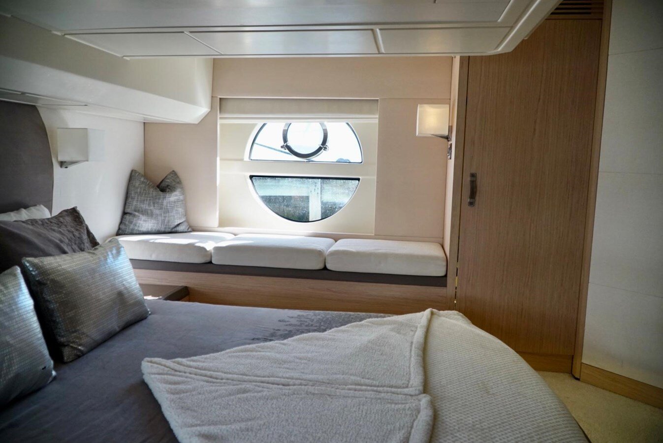 2016-monte-carlo-yachts-50-c0204a