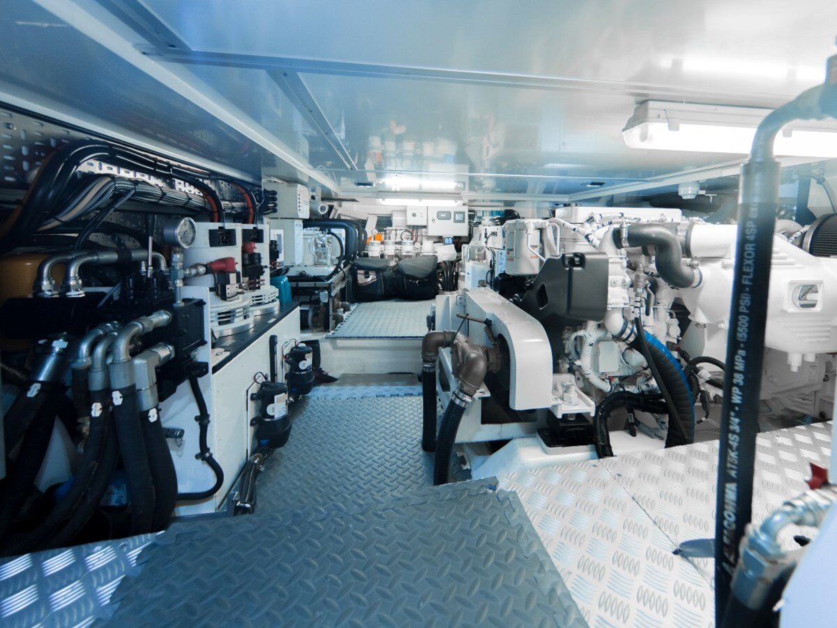 2016-oyster-marine-ltd-82-7-95ef10