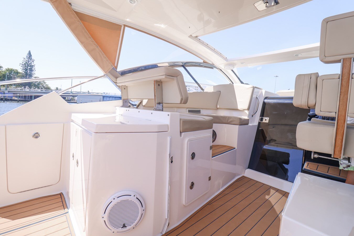 2016-pursuit-boats-41-2-3d9e9c